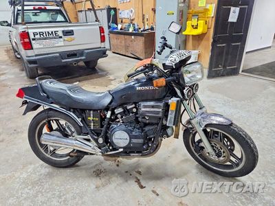 1982 HONDA VF750 S JH2RC0704CM010698 - główne zdjęcie licytacji z USA - miniatura