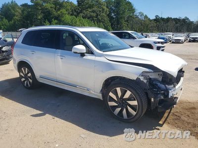Czwarte zdjęcie samochodu z boku: 2023 VOLVO XC90 ULTIMATE VIN:YV4H60CA4P1940955 - miniatura