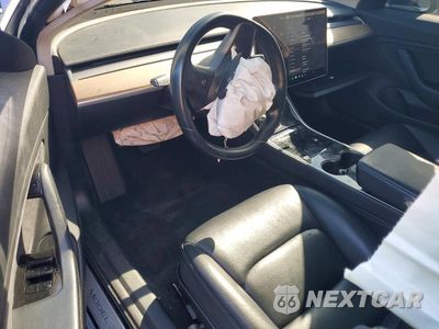 Zdjęcie 8 z 12 samochodu: 2018 TESLA MODEL 3 VIN:5YJ3E1EB5JF117560 - miniatura