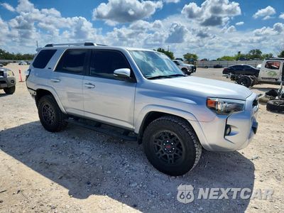 Czwarte zdjęcie samochodu z boku: 2020 TOYOTA 4RUNNER SR5 PREMIUM VIN:JTEZU5JR3L5224162 - miniatura