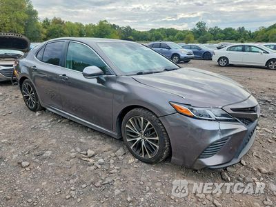 Czwarte zdjęcie samochodu z boku: 2018 TOYOTA CAMRY SE VIN:4T1B11HK7JU070277 - miniatura
