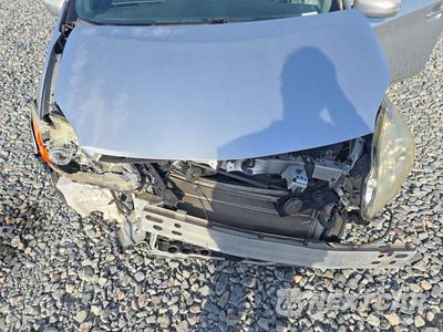 Zdjęcie 11 z 13 samochodu: 2013 TOYOTA PRIUS THREE VIN:JTDKN3DUXD0353697 - miniatura