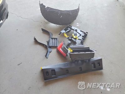 Zdjęcie 12 z 13 samochodu: 2021 BMW 330I VIN:3MW5R1J04M8B86120 - miniatura