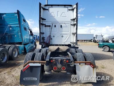 Zdjęcie 6 z 14 samochodu: 2019 FREIGHTLINER CASCADIA 1 - TRUCK CAB AND CHASSIS VIN:3AKJHHDR2KSKL4272 - miniatura