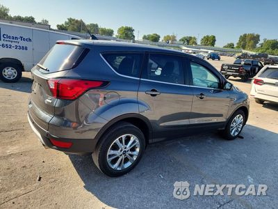 Piąte zdjęcie samochodu w środku: 2019 FORD ESCAPE SE VIN:1FMCU0GD6KUB78240 - miniatura
