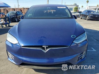 Piąte zdjęcie samochodu w środku: 2020 TESLA MODEL X VIN:5YJXCAE29LF286331 - miniatura