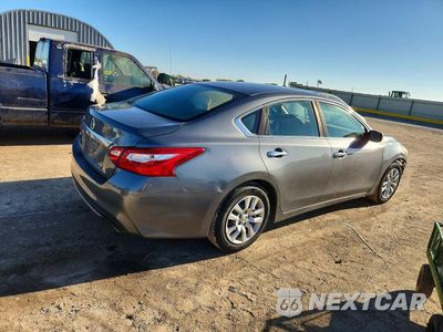 Trzecie zdjęcie samochodu z tyłu: 2017 NISSAN ALTIMA 2.5 S VIN:1N4AL3AP5HN365531 - miniatura