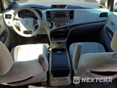 Zdjęcie 8 z 13 samochodu: 2013 TOYOTA SIENNA HYB LTD VIN:5TDKK3DC3DS372833 - miniatura