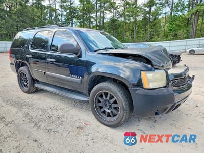 Czwarte zdjęcie samochodu z boku: 2007 CHEVROLET TAHOE K1500 VIN:1GNFK13037J396152 - miniatura