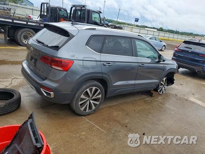 Trzecie zdjęcie samochodu z tyłu: 2022 VOLKSWAGEN TAOS SE VIN:3VVWX7B28NM044749 - miniatura