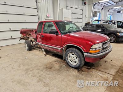 Czwarte zdjęcie samochodu z boku: 2001 CHEVROLET S TRUCK S10 VIN:1GCDT19W718136456 - miniatura