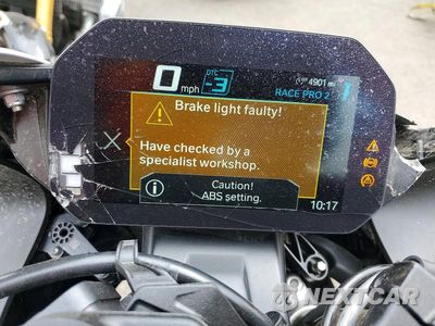 Zdjęcie 7 z 9 samochodu: 2026 BMW S 1000 RR VIN:WB10P2304T6M51899 - miniatura