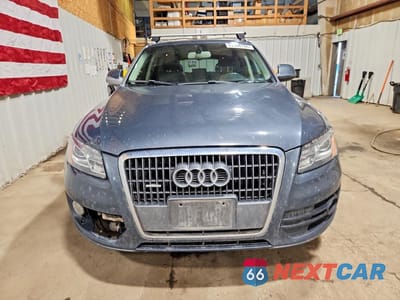 Piąte zdjęcie samochodu w środku: 2011 AUDI Q5 PREMIUM PLUS VIN:WA1LFAFP8BA081066 - miniatura