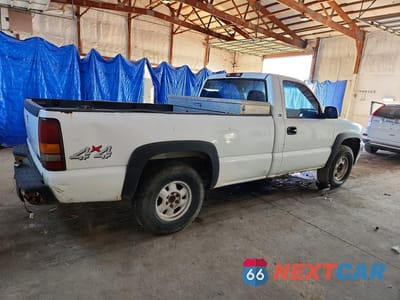 Trzecie zdjęcie samochodu z tyłu: 2000 GMC NEW SIERRA K1500 VIN:1GTEK14T3YE319837 - miniatura