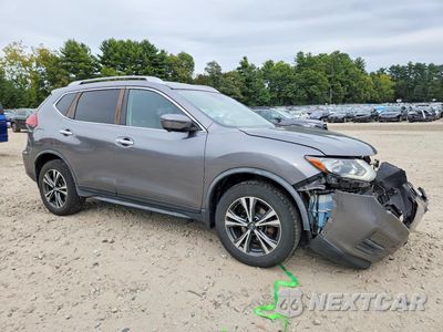 Czwarte zdjęcie samochodu z boku: 2019 NISSAN ROGUE SV VIN:JN8AT2MV9KW394552 - miniatura