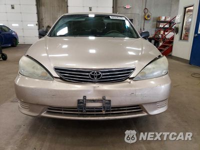Piąte zdjęcie samochodu w środku: 2005 TOYOTA CAMRY STANDARD VIN:4T1BE32K55U390048 - miniatura