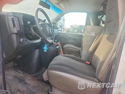 Zdjęcie 7 z 12 samochodu: 2018 GMC SAVANA G2500 VIN:1GTW7AFGXJ1902554 - miniatura