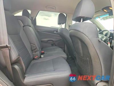 Zdjęcie 11 z 13 samochodu: 2019 KIA SORENTO L VIN:5XYPG4A3XKG471208 - miniatura