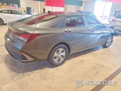 Trzecie zdjęcie samochodu z tyłu: 2026 HYUNDAI ELANTRA SE VIN:KMHLL4DG1TU267725 - miniatura