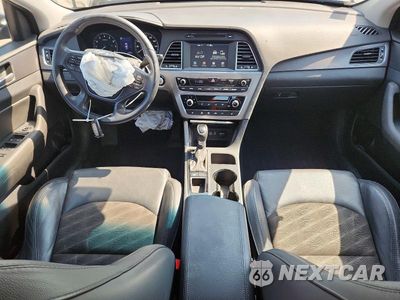 Zdjęcie 8 z 12 samochodu: 2017 HYUNDAI SONATA SPORT VIN:5NPE34AF9HH529887 - miniatura