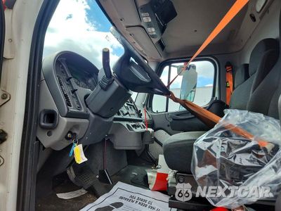 Zdjęcie 7 z 13 samochodu: 2018 FREIGHTLINER BUSINESS CLASS M2 BOX TRUCK VIN:1FVACWFB2JHJR4156 - miniatura