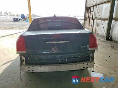 Zdjęcie 6 z 12 samochodu: 2016 CHRYSLER 300C VIN:2C3CCAEG0GH190456 - miniatura