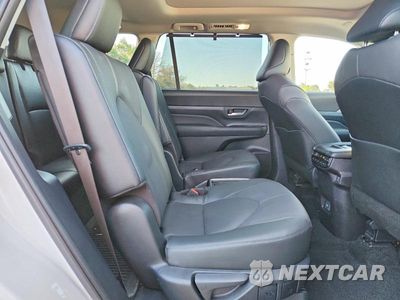 Zdjęcie 11 z 13 samochodu: 2026 TOYOTA GRAND HIGHLANDER PLATINUM VIN:5TDAAAB56TS130561 - miniatura