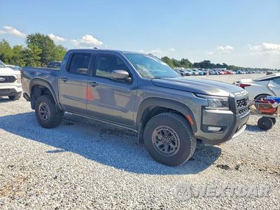 Czwarte zdjęcie samochodu z boku: 2025 NISSAN FRONTIER PRO-4X VIN:1N6ED1EK5SN658233 - miniatura