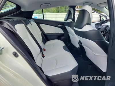 Zdjęcie 10 z 12 samochodu: 2019 TOYOTA PRIUS LIMITED VIN:JTDKARFU3K3069044 - miniatura