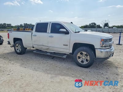 Czwarte zdjęcie samochodu z boku: 2016 CHEVROLET SILVERADO K1500 LTZ VIN:3GCUKSEJ4GG380541 - miniatura