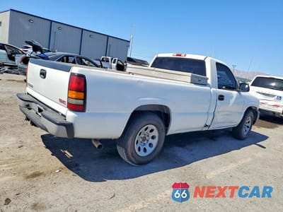 Trzecie zdjęcie samochodu z tyłu: 2005 GMC NEW SIERRA C1500 VIN:1GTEC14V45Z900315 - miniatura