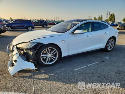 2016 TESLA MODEL S 5YJSA1E27GF125837 - główne zdjęcie licytacji z USA - miniatura