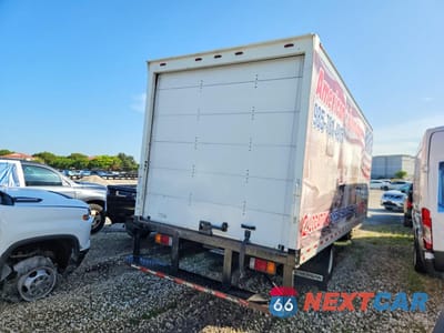 Trzecie zdjęcie samochodu z tyłu: 2019 ISUZU NPR BOX TRUCK VIN:54DB4W1B1KS805573 - miniatura