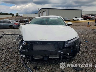 Piąte zdjęcie samochodu w środku: 2026 KIA K4 LXS VIN:3KPFT4DE5TE273834 - miniatura