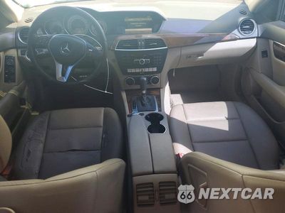Zdjęcie 8 z 12 samochodu: 2012 MERCEDES-BENZ C 300 4MATIC VIN:WDDGF8BB3CR226517 - miniatura