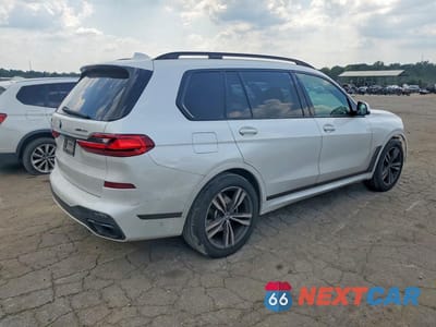 Trzecie zdjęcie samochodu z tyłu: 2021 BMW X7 XDRIVE40I VIN:5UXCW2C08M9F34336 - miniatura