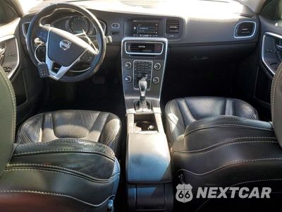 Zdjęcie 8 z 12 samochodu: 2014 VOLVO S60 T5 VIN:YV1612FH5E1282275 - miniatura