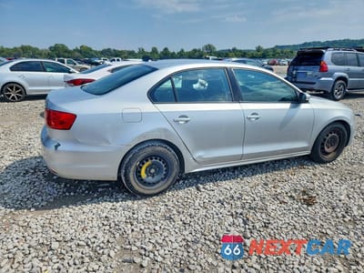 Trzecie zdjęcie samochodu z tyłu: 2011 VOLKSWAGEN JETTA SE VIN:3VWDX7AJ4BM303342 - miniatura
