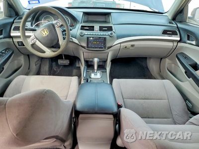 Zdjęcie 8 z 12 samochodu: 2012 HONDA ACCORD LXP VIN:1HGCP2F41CA012446 - miniatura