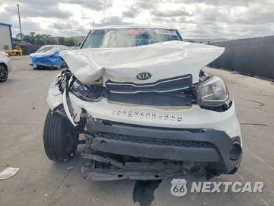 Piąte zdjęcie samochodu w środku: 2018 KIA SOUL BASE VIN:KNDJN2A20J7908166 - miniatura