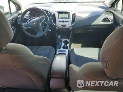 Zdjęcie 8 z 13 samochodu: 2018 CHEVROLET CRUZE LS VIN:1G1BC5SM3J7199110 - miniatura