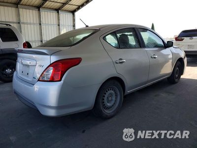 Trzecie zdjęcie samochodu z tyłu: 2016 NISSAN VERSA 1.6 SV VIN:3N1CN7AP0GL888610 - miniatura