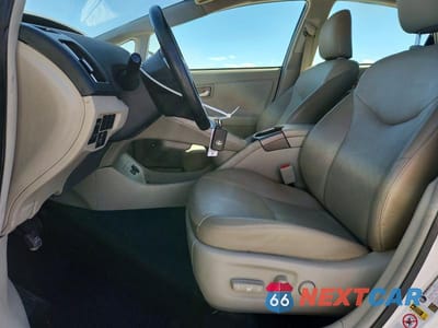 Zdjęcie 7 z 12 samochodu: 2015 TOYOTA PRIUS FOUR VIN:JTDKN3DU3F0425617 - miniatura