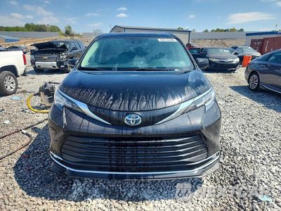 Piąte zdjęcie samochodu w środku: 2022 TOYOTA SIENNA XLE VIN:5TDYRKEC4NS131900 - miniatura