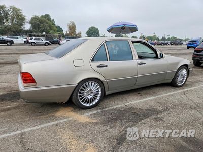 Trzecie zdjęcie samochodu z tyłu: 1994 MERCEDES-BENZ S 500 VIN:WDBGA51E7RA161423 - miniatura
