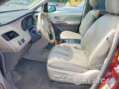 Zdjęcie 7 z 13 samochodu: 2011 TOYOTA SIENNA XLE 8-PASSENGER VIN:5TDYK3DCXBS090938 - miniatura