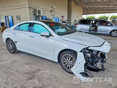 Czwarte zdjęcie samochodu z boku: 2026 MERCEDES-BENZ CLA 250 VIN:W1K5J4GB0TN602895 - miniatura