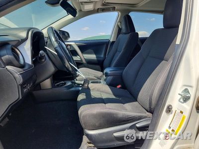 Zdjęcie 7 z 14 samochodu: 2018 TOYOTA RAV4 XLE VIN:JTMWFREV8JD109530 - miniatura