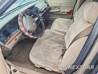 Zdjęcie 7 z 12 samochodu: 2002 FORD CROWN VICTORIA VIN:2FAFP73W42X109943 - miniatura