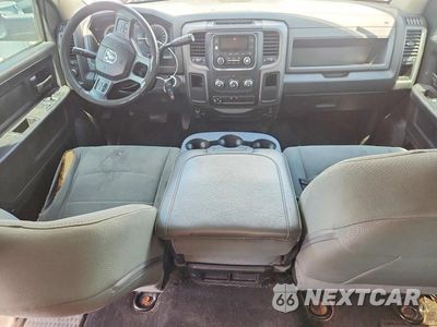 Zdjęcie 8 z 12 samochodu: 2018 RAM 2500 ST VIN:3C6UR4HJ4JG212075 - miniatura